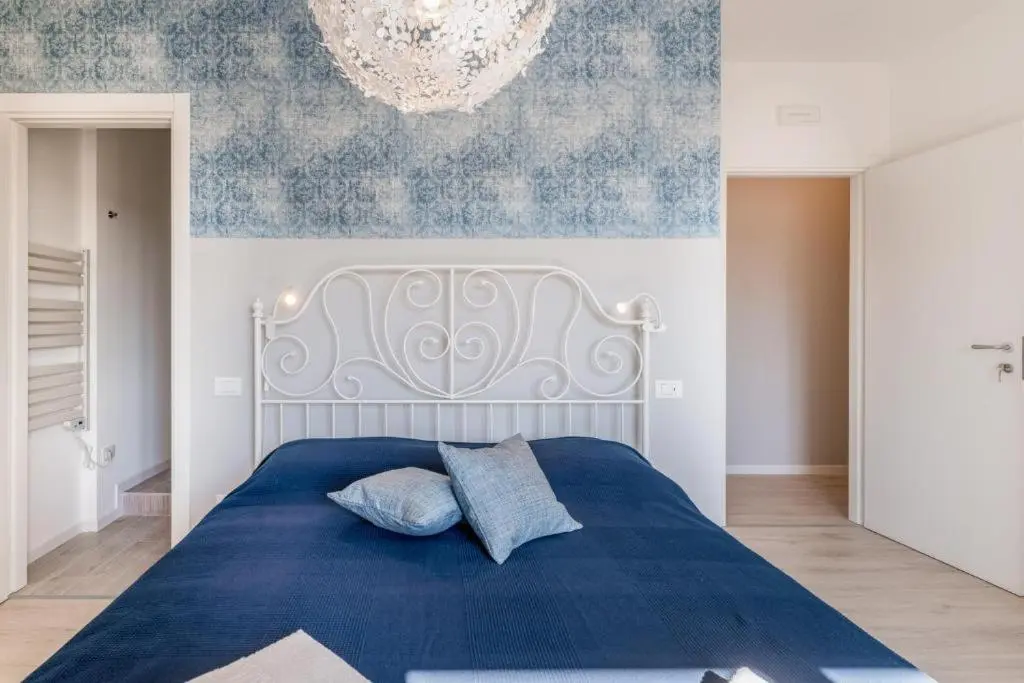Family & Friends Rooms